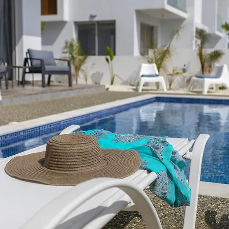 Alasia Villa *